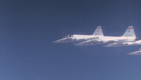 Seltene-USAF-Northrop-T-38-Talon-Formation-Aus-Den-1960er-Jahren-–-Militärpilot-Im-Cockpit,-POV