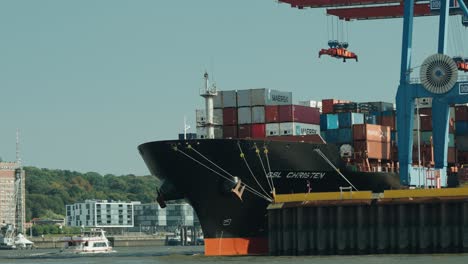 Massive-containership-being-offloaded-in-Hamburg-Hafen
