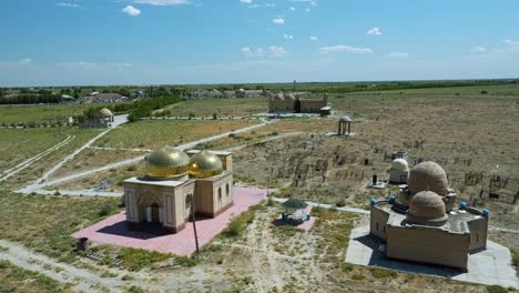 Grabkomplex-Des-Arystan-Bab-Mausoleums-In-Der-Nähe-Von-Kogam-In-Kasachstan