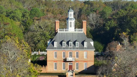 Palacio-Del-Gobernador-En-Williamsburg-Colonial