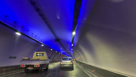 Estambul-Europa-Asia-Eurasia-Túnel-Avrasya-Tuneli-Azul-Bajo-El-Agua-Carretera-Para-Coches-Vehículo-Transporte-Concepto-Pavo-Moderno-Autopista-Viaje-Viaje-Calle-Tráfico-Límite-De-Velocidad