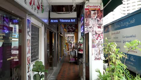 View-Along-Parade-Of-Shops-Along-Kerbau-Road-In-LIttle-India,-Singapore