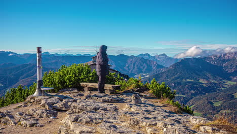 People-visit-the-Kehlstein-rock-in-the-Bavarian-Alps