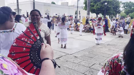 Ceremonia-De-Celebración-De-Danzas-Y-Vestimentas-Tradicionales-Mayas-De-Yucatán