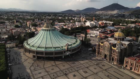 Sonniger-Tag-Von-Der-Drohne-Der-Villa-Basilika-Von-Guadalupe-In-Mexiko-Stadt