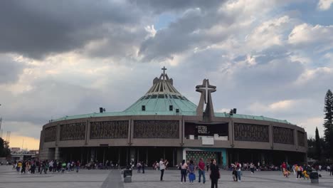 Hyperlapse-of-the-Villa-Basilica-of-Santa-Maria-de-Guadalupe,-visitors-and-tourists-are-seen-enjoying-the-Atrium-of-the-Americas