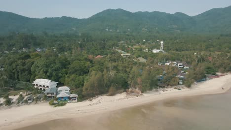 Impresionantes-Imágenes-Tomadas-Con-Drones-De-La-Playa-Y-La-Costa-A-Lo-Largo-De-Koh-Phangan,-Tailandia