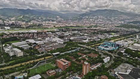 Medellin-Colombia-Aerial-V12-Flyover-Patio-Bonito-Y-Astorga---Filmado-Con-Mavic-3-Cinema---Noviembre