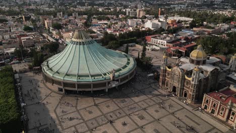 Grand-Basilica-in-the-Villa-de-Santa-Maria-de-Guadalupe,-Mexico-City