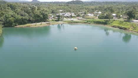 Hermosa-Vista-Areal-Del-Lago-Bau-Kuching,-Sarawak