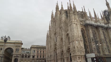 Birds-Fly-By-Milan-Cathedral
