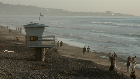 Una-Concurrida-Escena-De-Playa-En-Torrey-Pines,-Cerca-De-San-Diego,-California.