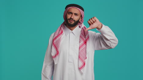 Muslim-adult-gives-thumbs-up
