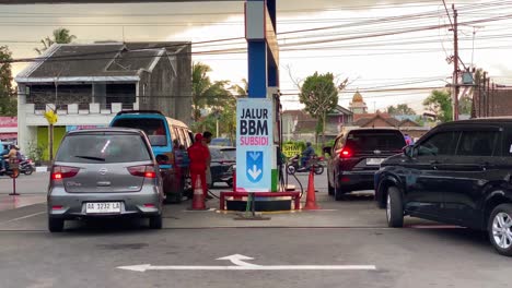 Queue-of-vehicles-on-the-gas-station-in-subsidized-fuel-counter