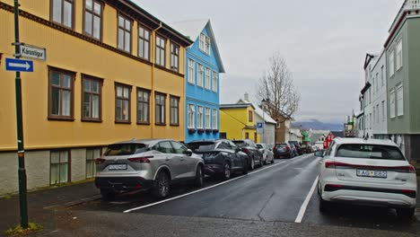Colorful-old-houses-in-downtown-Reykjavik,-Iceland