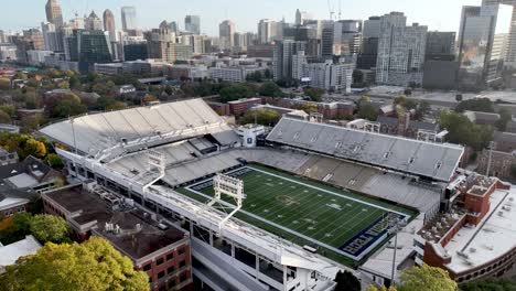 Luftstoß-Ins-Bobby-Dodd-Stadion-Am-Georgia-Tech-In-Atlanta,-Georgia