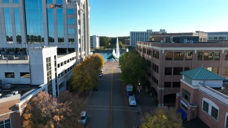 Centro-De-La-Ciudad-En-Oyster-Point,-Newport-News,-Virginia