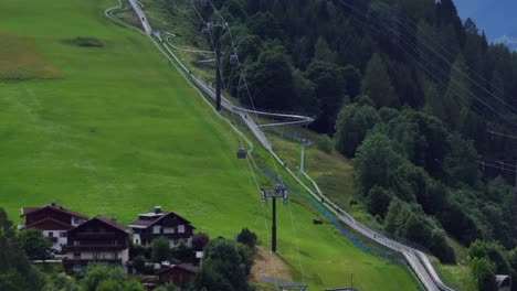 Kapruns-Zugang-Zum-Kitzsteinhorn-Mit-Der-Aussichtsplattform-Salzburg