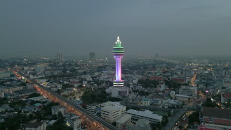 Bangkok-Tower-Lichter-Drohne-Wegziehen