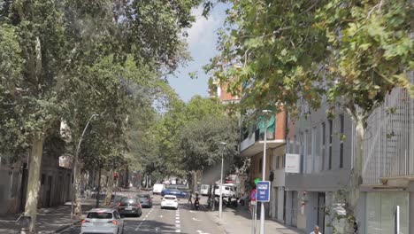 Video-Pov-City-Tour-Por-La-Ciudad-De-Barcelona-En-Autobus,-España