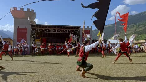 Contrada-della-Corte,-Association-of-flag-wavers-and-musicians-during-one-of-their-performances-at-the-South-Tyrolean-Medieval-Games