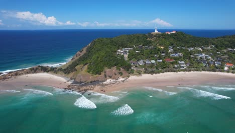 Wategos-Beach-And-Oceanfront-Hotels---Cape-Byron-Lighthouse-In-Byron-Bay,-NSW,-Australia