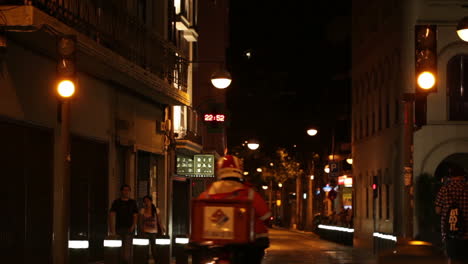 Night-street-traffic-and-pedestrians