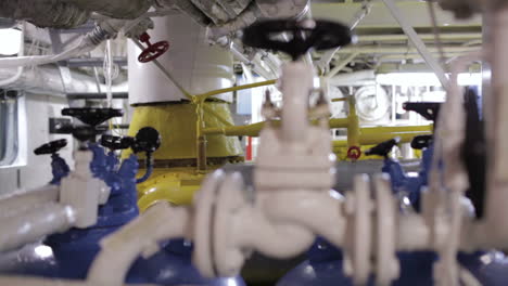 Boat-interior-Detail-with-focus-pulling