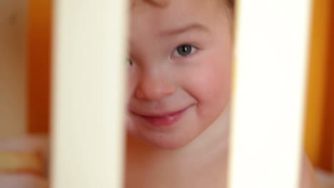 Retrato-Del-Niño-Sonriente-En-El-Parque