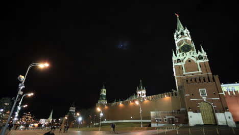 People-walking-in-Red-square-Moscow