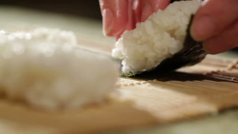 Cocinar-Rollo-De-Sushi-Macro-Shot