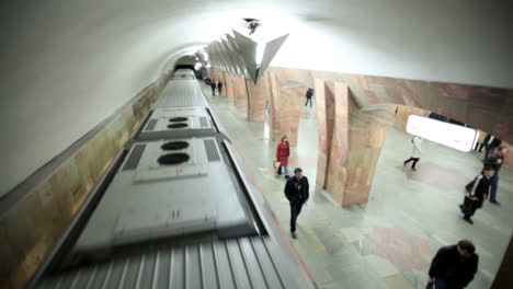 Tren-Fuera-De-Control-En-La-Estación-De-Metro-Markistskaya