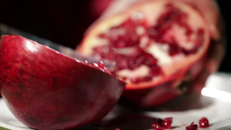 Cutting-the-pomegranate