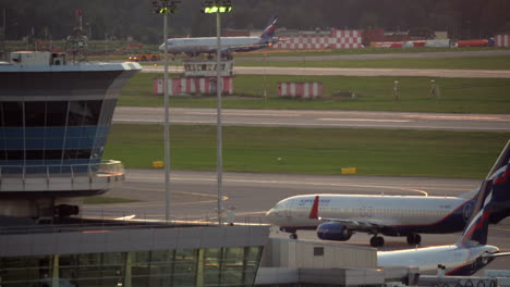 Terminal-D-Y-Aviones-De-Aeroflot-En-El-Aeropuerto-Sheremetyevo-De-Moscú