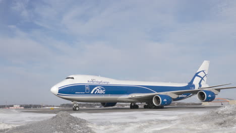 AirBridgeCargo-plane-taxiing