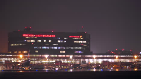 Ocupada-Terminal-F-Del-Aeropuerto-Sheremetyevo-En-Moscú-De-Noche