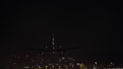 Airplane-in-the-night-sky