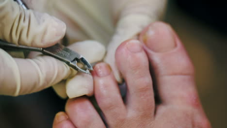 Process-of-pedicure