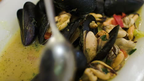 Plato-Para-Comer-Con-Mejillones