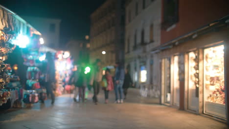 People-in-the-street-of-evening-Venice