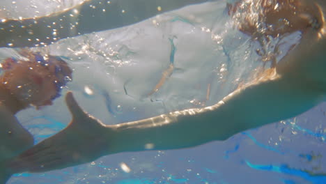 Father-and-son-in-the-swimming-pool