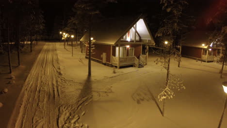 Kleines-Dorf-In-Der-Winternacht