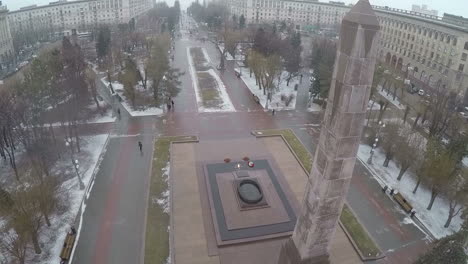 Monument-with-eternal-fire-in-Volgograd-Russia