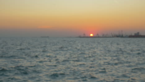 Sonnenuntergang-über-Dem-Meer-Unscharf