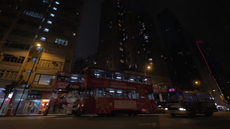 Transporte-En-La-Carretera-Nocturna-De-Hong-Kong