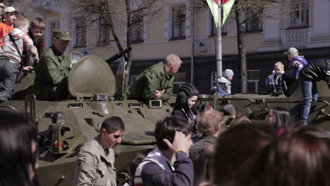 People-celebrate-the-Victory-Day-in-Yaroslavl-Russia