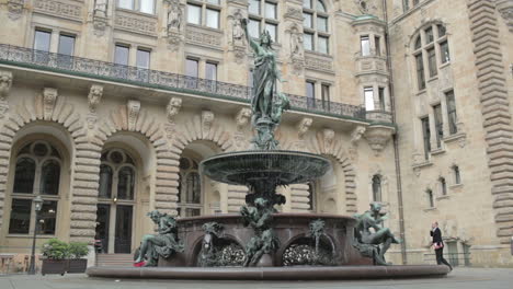 Fountain-near-the-Rathaus