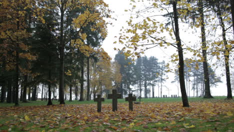 Drei-Grabsteinkreuze