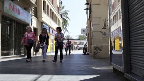 Barcelona-street-with-train