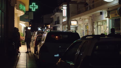 Straße-In-Einer-Kleinstadt-Bei-Nacht-Griechenland